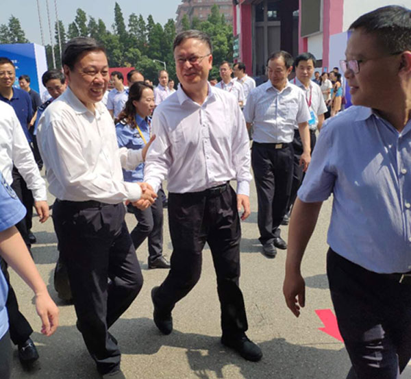 天下“清静生产月”和 “清静生产万里行”运动在江阴启动 清华大学公共清静研究院携蓝狮娱乐官网手机版科技受邀加入启动仪式 天下“清静生产月”和 “清静生产万里行”运动在江阴启动 清华大学公共清静研究院携蓝狮娱乐官网手机版科技受邀加入启动仪式