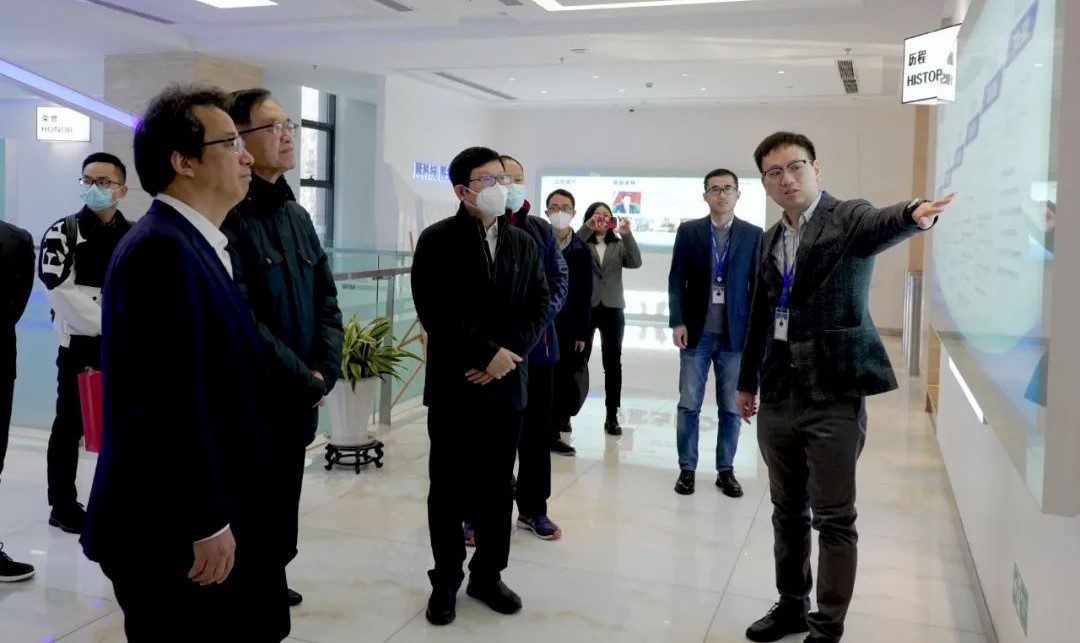 深圳市宝安区向导一行考察调研蓝狮娱乐官网手机版科技 深圳市宝安区向导一行考察调研蓝狮娱乐官网手机版科技